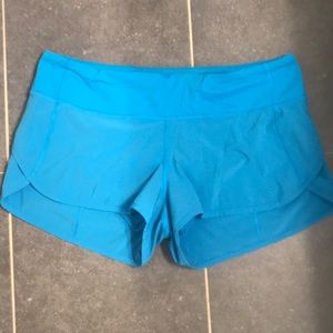 Lulu Lemon Speed Up Short 2.5”